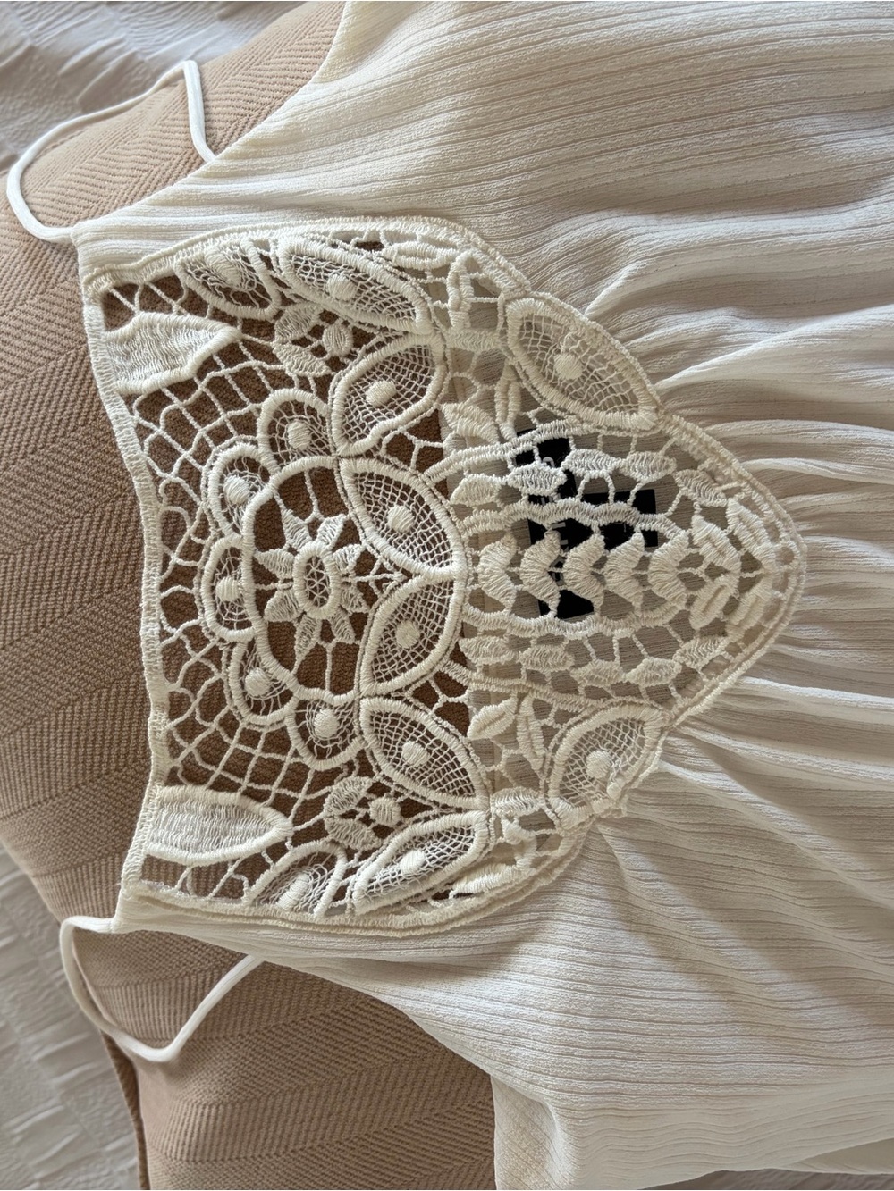 Express White Crochet-Inset Ribbed Cropped Cami - Picture 2 of 4